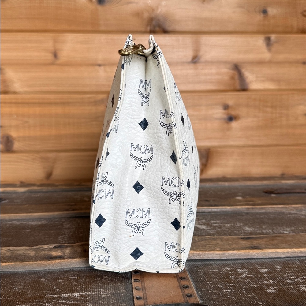 MCM Visetos White Monogram Leather Clutch - Picture 5 of 9
